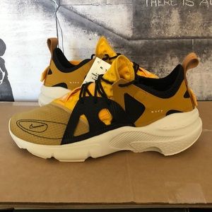 Nike Huarache-Type size 13